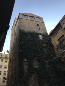 Above, Belfredelli Tower House in Florence; below, Florence’s Barbadori Tower House.