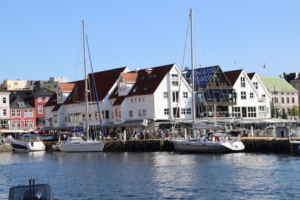 Restaurants and other businesses on the innermost part of Bergen Harbor. The Italian restaurant Olivia is in the white building in the foreground. 